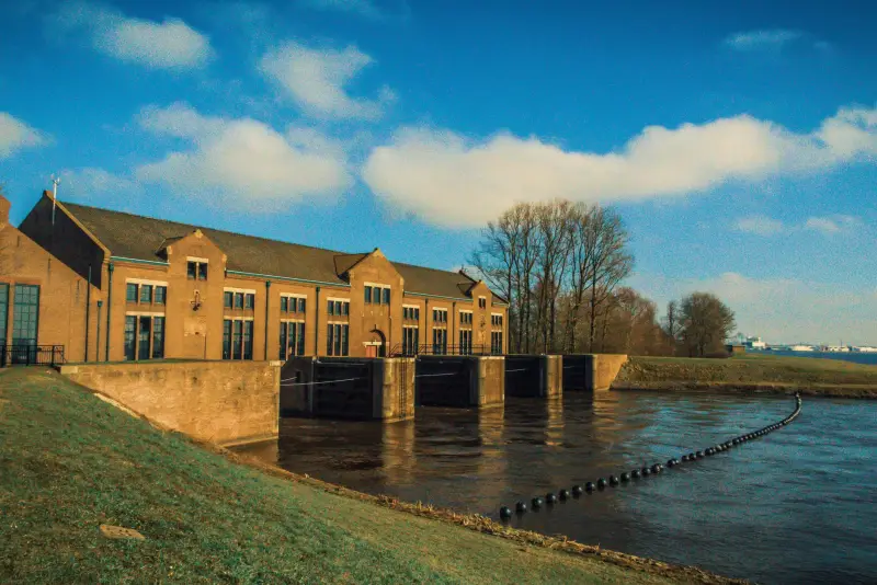 Noodstroom gemaal Zeeland: aggregaat en back-up gids